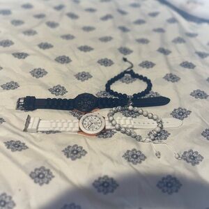 Couples watch with magnetic bracelets